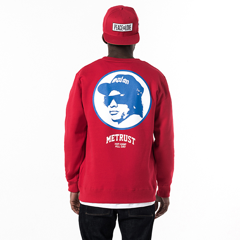 Red “METRUST” pullover cotton sweatshirt for men