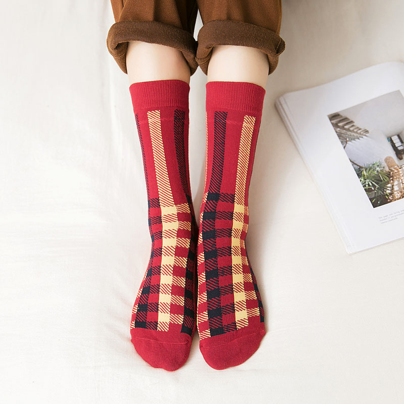 women‘s and ladies checked design crew socks