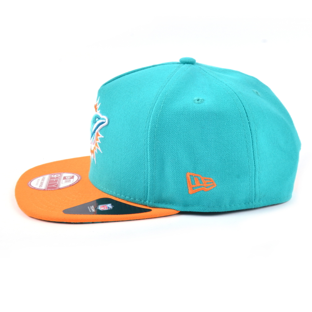 5 panels two color embroidery snapback caps